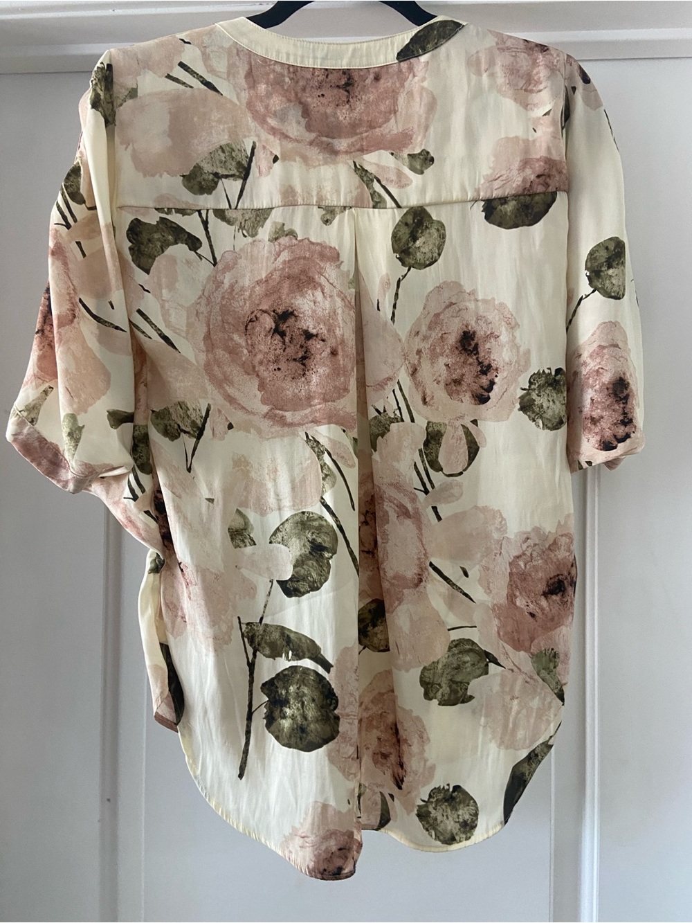 Jennifer Lopez Cream Blouse with Dusty Pink Floral Print - Picture 3 of 5